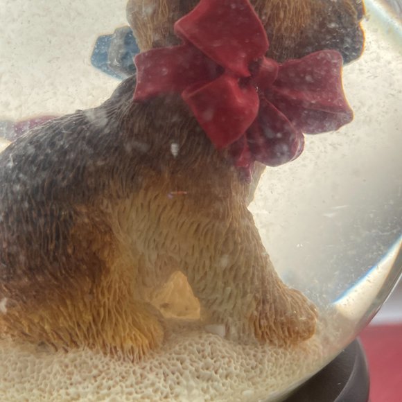 Puppy Snow Globe By Eddie Bauer - Picture 8 of 9